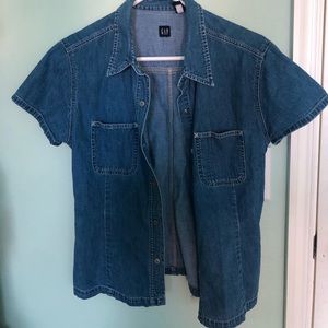 GAP SHORT SLEEVE DENIM TOP